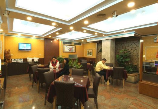 3. 골든 스왈로 호..