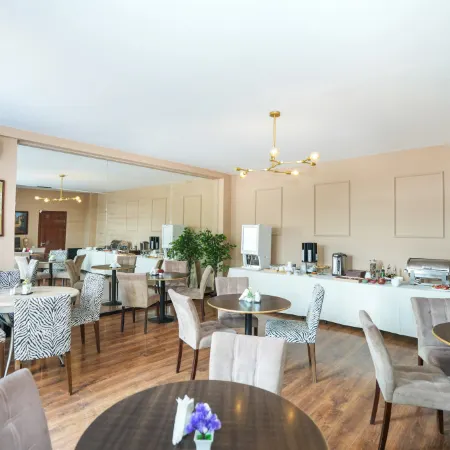 Betsy's Hotel