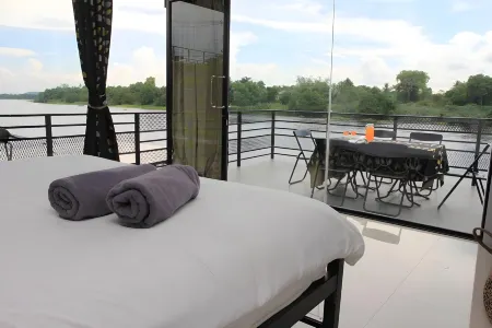 Rimnamphotharam Resort Отели рядом с достопримечательностью «Wat Sai Ari Rak»