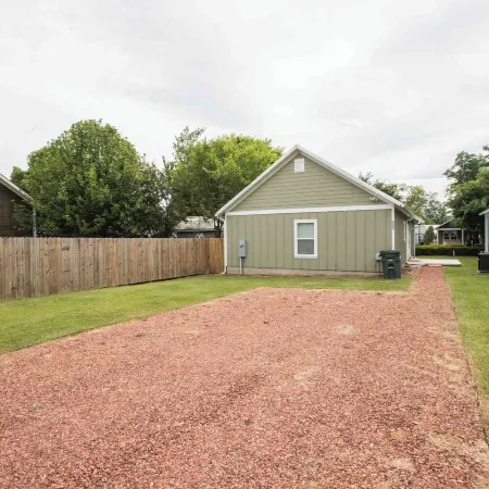 Chic Thomasville Home Walk to Downtown!