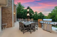 Shoreway Cove by Avantstay Waterfront, Pool, Dock