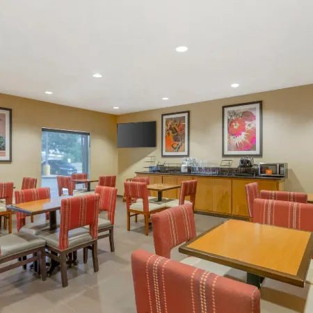 Comfort Inn & Suites