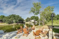 Waterfront Granbury Home w/ Electric Fireplace! - Kitchens