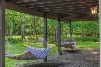 อัลไพน์ เซเรนิตี้ โดย อวันสเตย์ ชายหาด + ทางเข้าสู่ทะเลสาบ โรงภาพยนตร์, ดาดฟ้า, ห้องเล่น โรงแรมใน