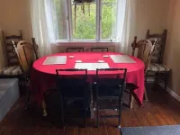 Magical Log Cabin, Streams in Private Yard, 4 Bedrooms, Pet Friendly, WiFi