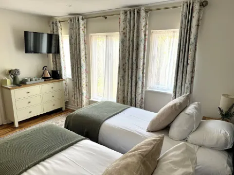 Thatched Cottage Hotel