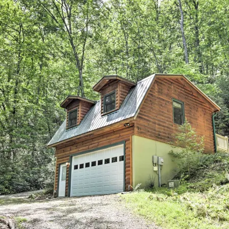 Fire Pit & Forest Views: Secluded Murphy Cabin!