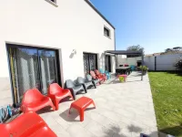 Villa Seaside- Jaccuzzi Beach 200 m Walk !