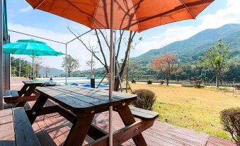 Sancheong River Love Mountain Love Pension