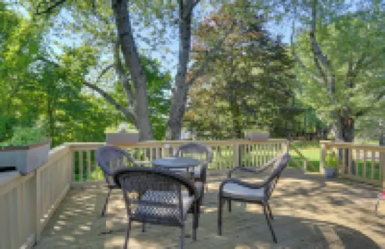 Kiamesha Lake Home w/ Deck, 4 Mi to Resorts World!