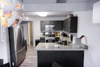 Modern 3-Bedroom Townhome with Full Amenities – Your Home Away from Home!