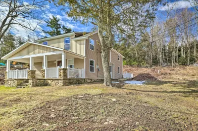 Scotrun Home Centrally Located to Area Resorts Hotels near Sunset Hill Shooting Range