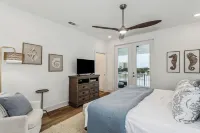 Brand New 5Br/5.5BA,Sleeps 16, Community Pool & Dock, Pickleball