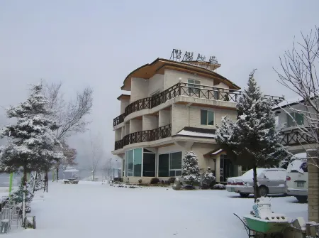 Yeongwol Gangbit Pension