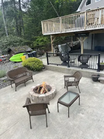 Charming 3-bedroom house with Loft & 2 Double Beds in fabulous Greentown