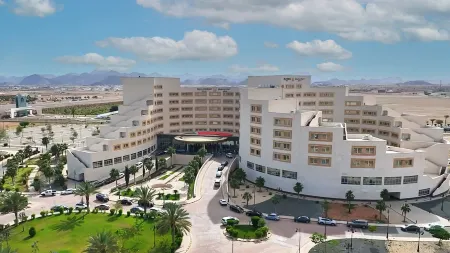 Millennium Hail Hotel Отели в г. Хэйл