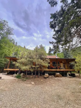 Outdoor Tub and Modern Farmhouse Ambiance - Charming Serene