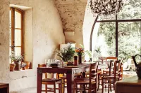 Le Galinier Lourmarin, a Beaumier Guesthouse - พร้อมอาหารเช้า