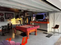 Waterfront Bungalow with private mooring, slip, kayaks, deep water canal