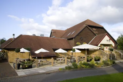Peterborough (Ferry Meadows) Hotels near English Heritage - Longthorpe Tower