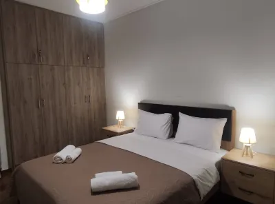 Elegant Modern Apartment in Heart of Marousi Hotels near Neratziotissa