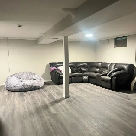 Newly Remodeled! 3Bed/2Bath house w/bonus adult bunk beds! Close to KSU stadium!
