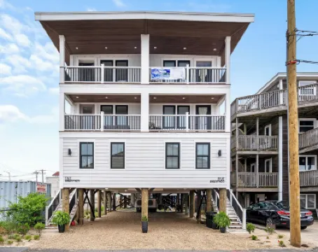 Casablanca-Luxury Retreat/2 Kings/Steps to Beach/PetFriendly Hotels near Salisbury Beach