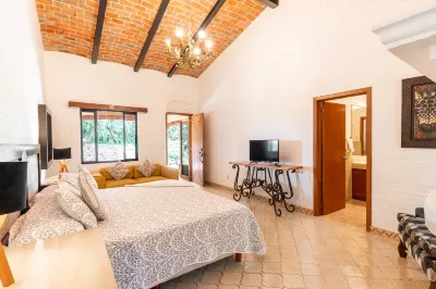 ANANA Rancho San Rafael | 3 BR & private porch Hotels near Lake Chapala Farmers Market