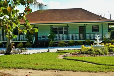 Eva's BoneFishLodge Is located on the beautiful Staniard Creek Andros Island  호텔