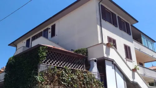 Panoramic apartment only 10 km from the sea Hotels in Montescudaio