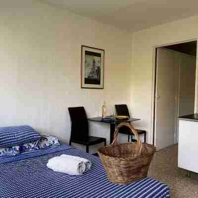 Studio in the heart of Aix with balcony and parking Rooms