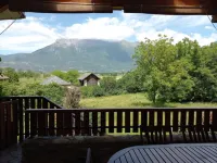 House with large terrace and mountain views Hotels in Chamoux-sur-Gelon