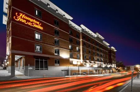 Hampton Inn & Suites Raleigh Downtown Отели рядом с достопримечательностью «Institute for Advanced Analytics»