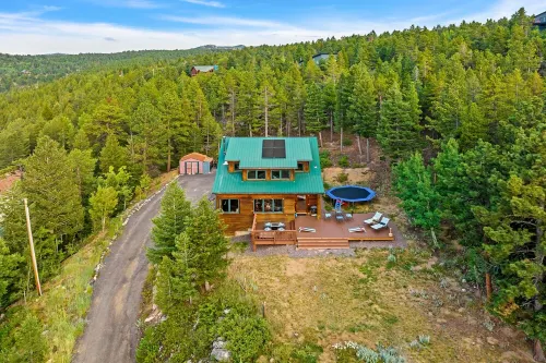 Solar Powered Peaceful Mtn Retreat~Fire Pit~Ev Charger~Cornhole~Foosball~AC