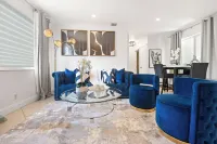 Luxury Sanctuary! Modern 2Br Only 6 Min to Beach Các khách sạn ở Bãi biển Pompano