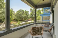 The Clarkson Manor - Relax in Style w/ Outdoor Spa & Game Room