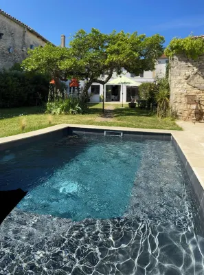 L'R de Ré, charming house with swimming pool and large garden. 셍뜨-마히-드-헤 호텔