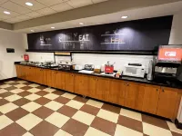 Hampton Inn Kearney - breakfast