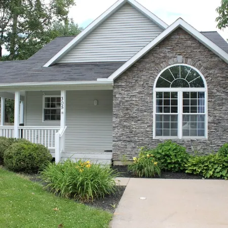 Lion’s Landing - PSU getaway! Everything needed for a fun, hassle-free stay!