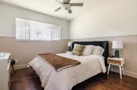 Central Scottsdale Desert Oasis family home