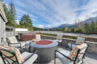 18 Mi to Mt Rainier! Scenic Cowlitz River Escape - 3-Star