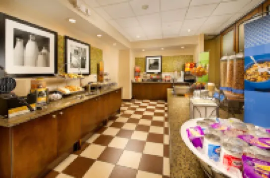 希爾頓歡朋酒店-潘帕 潘帕酒店