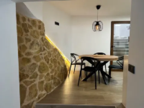 Cottage with jacuzzi and fireplace, ideal for couples.