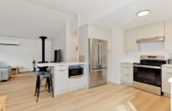 Cozy 3BR Retreat in Midtown Bend