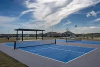 Comfortable Midterm 4BR in Manor Near Tesla & Samsung Furnished + Flexible Stays Hotels in Manor