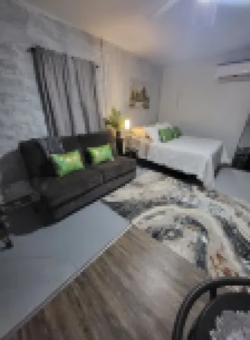 Charming 1-bedroom apartment in amazing Wichita with WiFi, AC