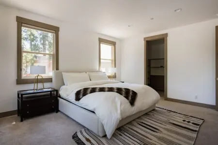 Lux Retreat 4BD/3.5B  North Lake Tahoe w/Hot Tub