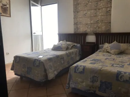 The beach condo : Beach House Отели рядом с достопримечательностью «Tamaris Beach»