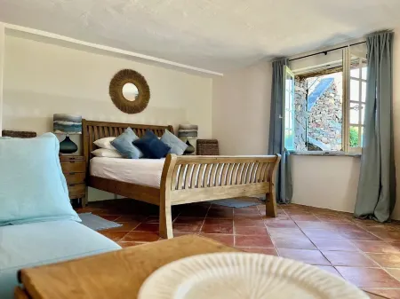 Large Interior Designed Studio with Pool in the Gulf of Saint-Tropez Отели рядом с достопримечательностью «Les Roches Blanches»