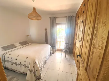 Quiet villa with private pool and sea view - Villa Lantana Отели в г. Саялонга